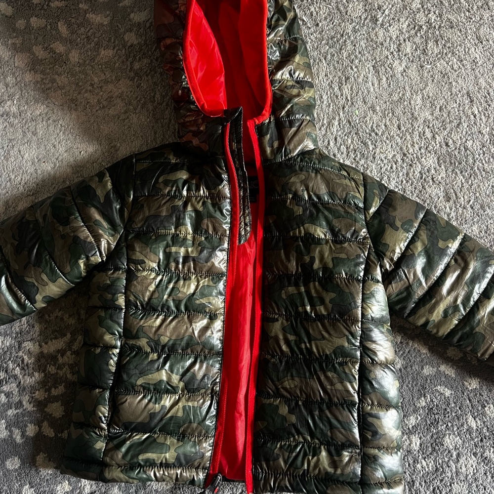 Sequoia Camouflage Puffer Jacket with orange Interior